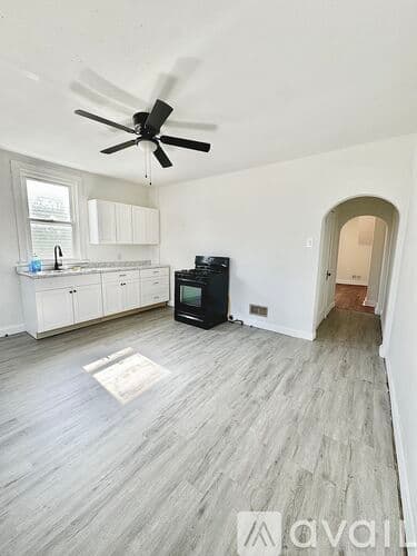 Collinsville Apartment: 212 South Chestnut Street