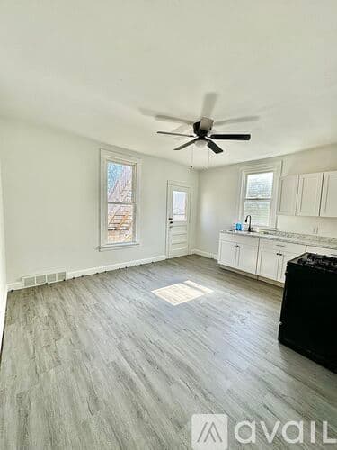 Collinsville Apartment: 212 South Chestnut Street