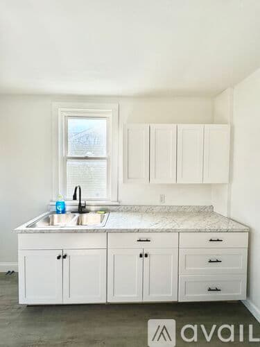 Collinsville Apartment: 212 South Chestnut Street