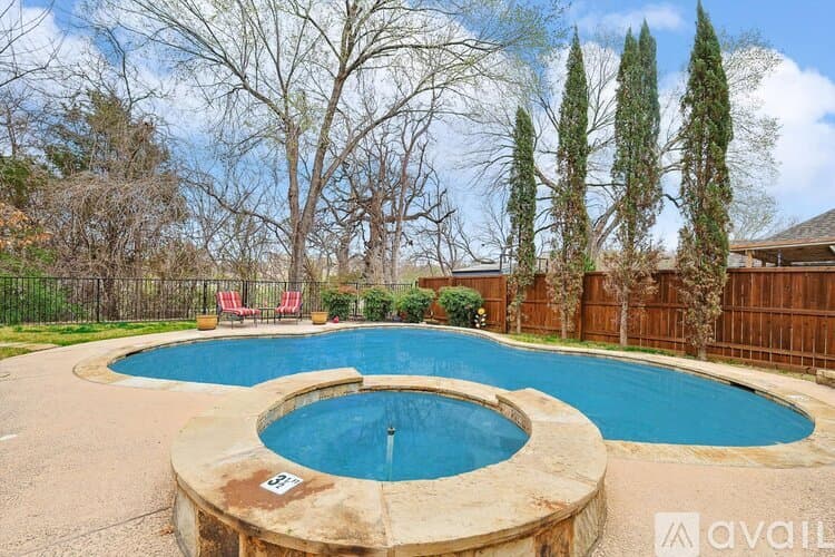 Flower Mound House: 2005 Glory Creek Cir