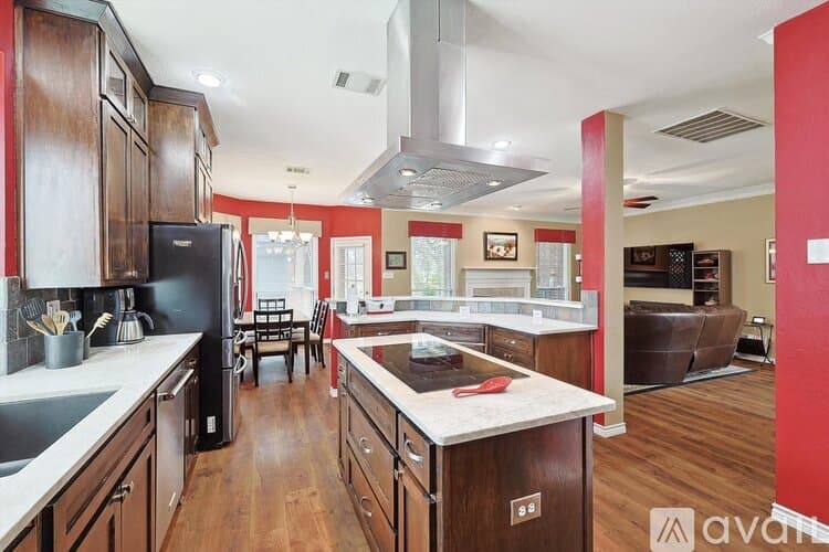 Flower Mound House: 2005 Glory Creek Cir