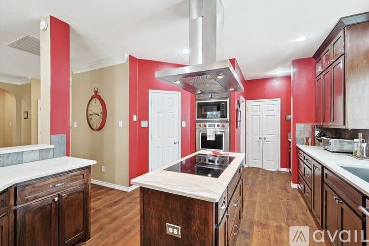 Flower Mound House: 2005 Glory Creek Cir