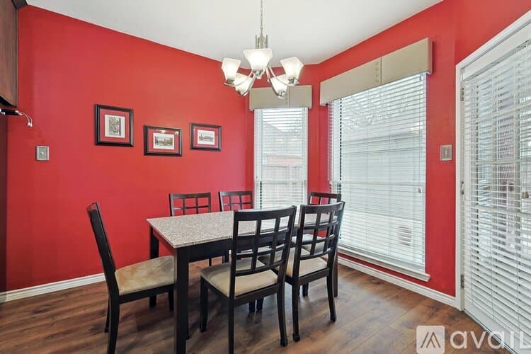 Flower Mound House: 2005 Glory Creek Cir