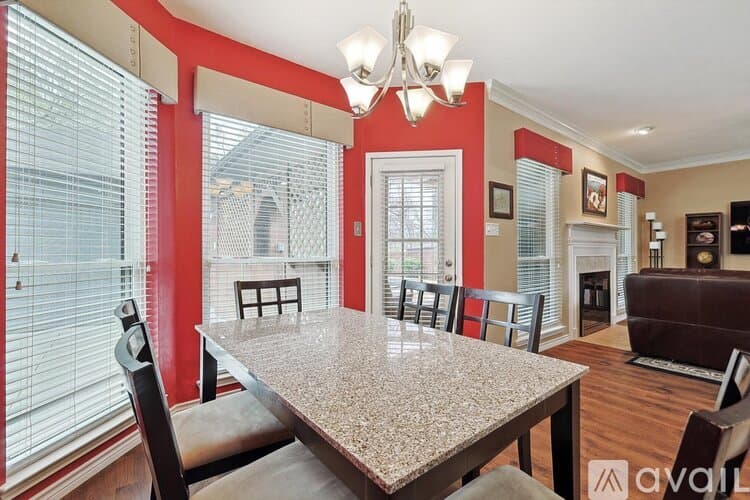 Flower Mound House: 2005 Glory Creek Cir