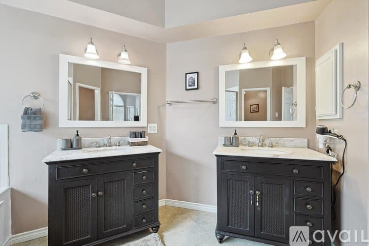 Flower Mound House: 2005 Glory Creek Cir