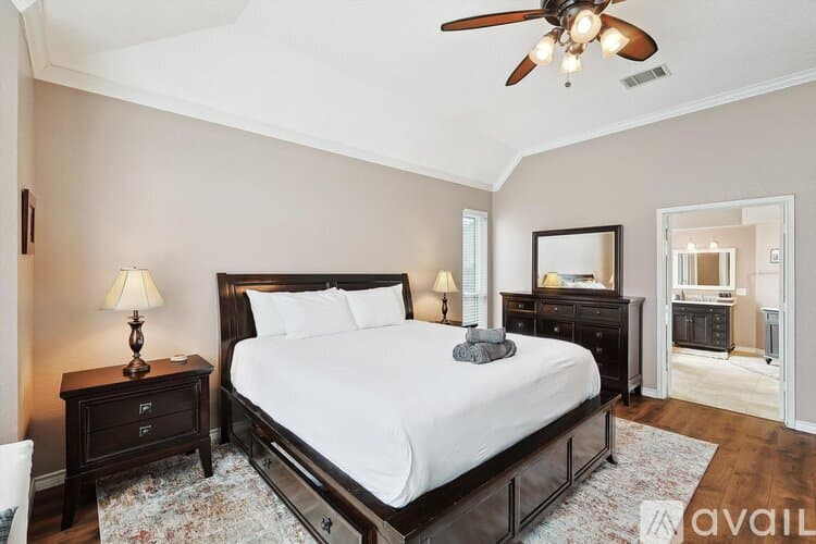 Flower Mound House: 2005 Glory Creek Cir