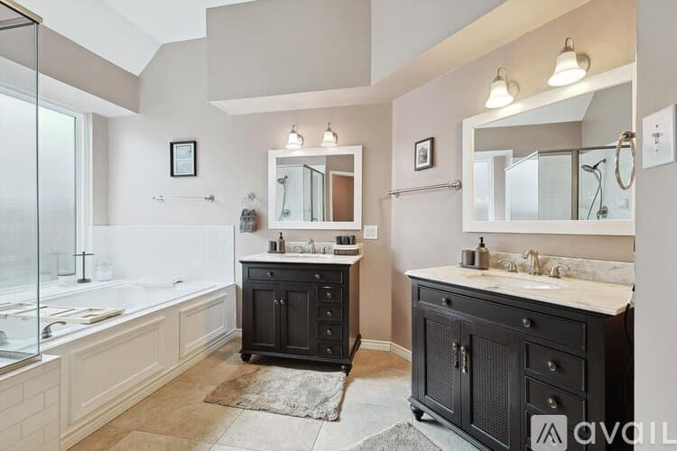 Flower Mound House: 2005 Glory Creek Cir