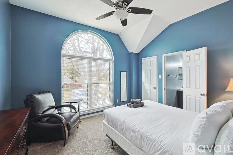 Flower Mound House: 2005 Glory Creek Cir