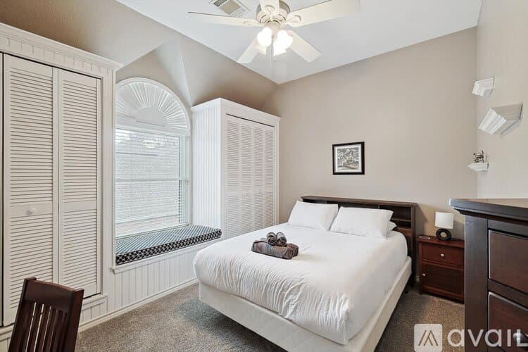 Flower Mound House: 2005 Glory Creek Cir