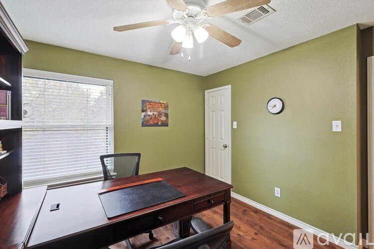 Flower Mound House: 2005 Glory Creek Cir