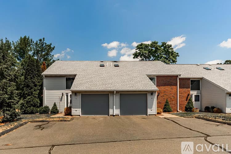 Bristol Condo: 705 Lake Ave
