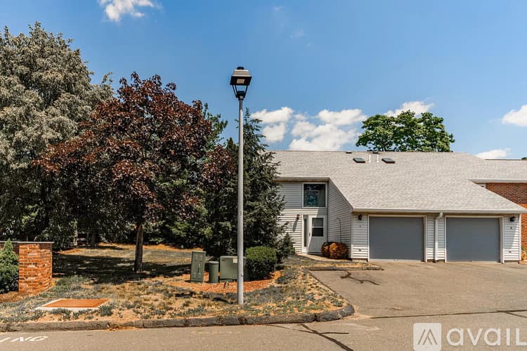 Bristol Condo: 705 Lake Ave
