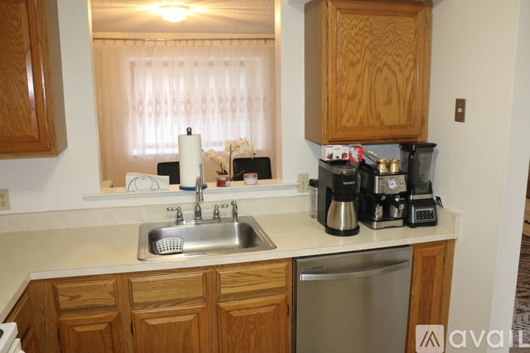 Bristol Condo: 705 Lake Ave