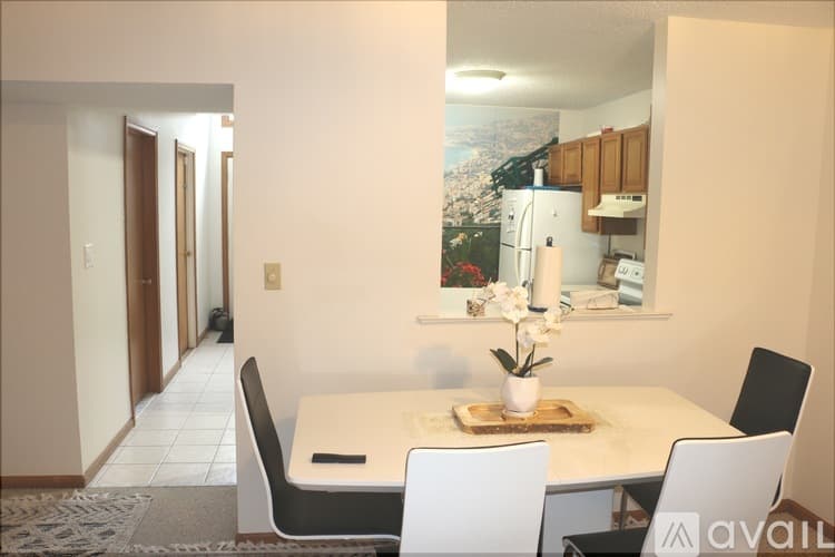 Bristol Condo: 705 Lake Ave