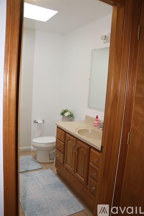 Bristol Condo: 705 Lake Ave