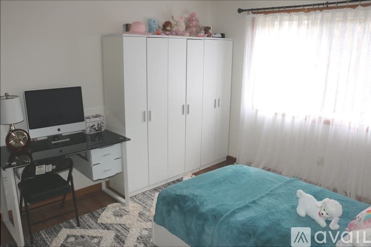 Bristol Condo: 705 Lake Ave