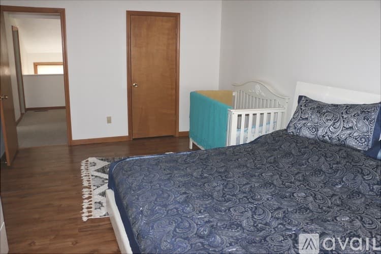 Bristol Condo: 705 Lake Ave