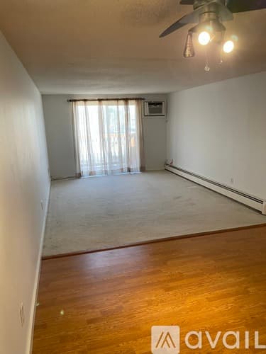 Salem Condo: 8 Lancelot Court