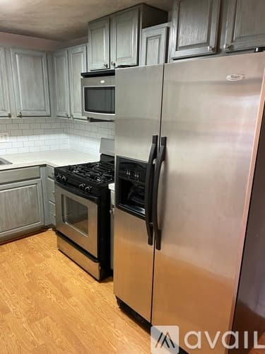 Salem Condo: 8 Lancelot Court