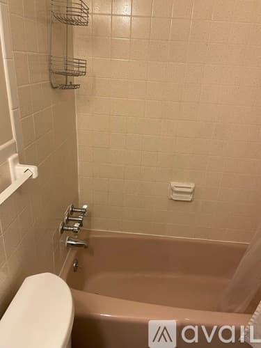 Salem Condo: 8 Lancelot Court
