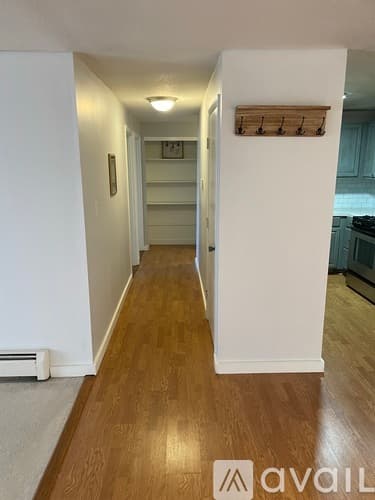 Salem Condo: 8 Lancelot Court