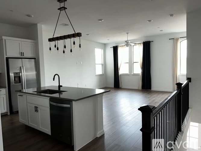 North Richland Hills House: 4357 Henderson Avenue