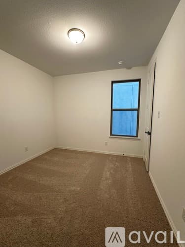 North Richland Hills House: 4357 Henderson Avenue