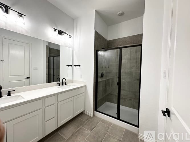 North Richland Hills House: 4357 Henderson Avenue