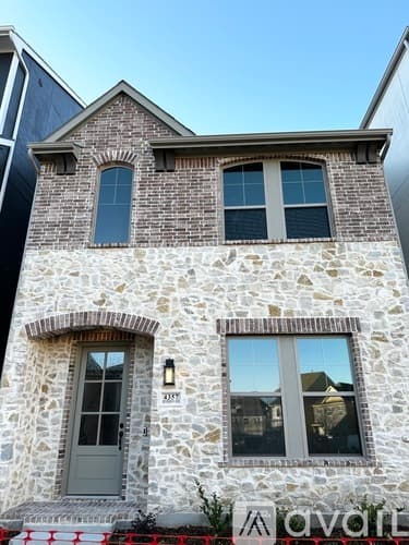 North Richland Hills House: 4357 Henderson Avenue