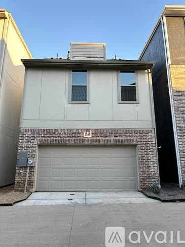 North Richland Hills House: 4357 Henderson Avenue
