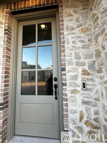 North Richland Hills House: 4357 Henderson Avenue