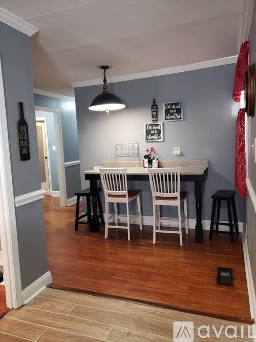 Macon House: 3710 N Lyons St