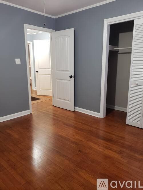 Macon House: 3710 N Lyons St