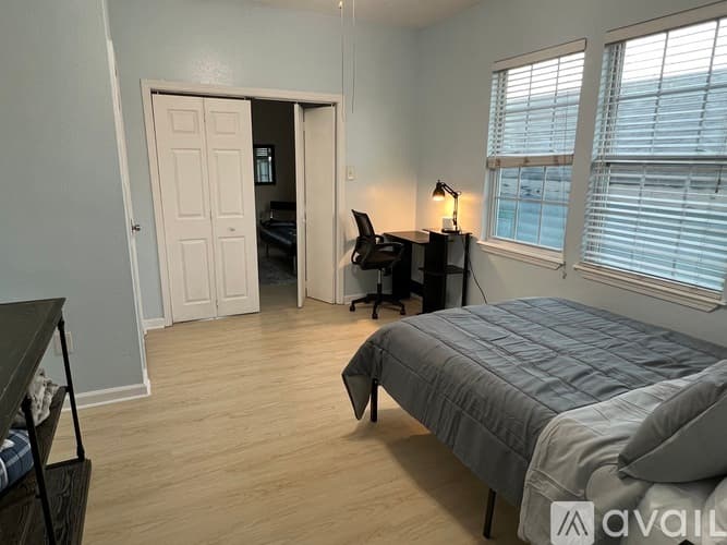 New Orleans Townhome: 3030 Toulouse Street