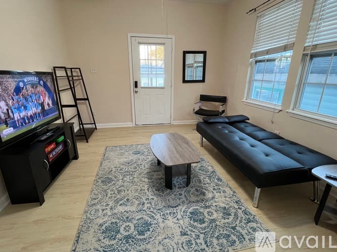 New Orleans Townhome: 3030 Toulouse Street