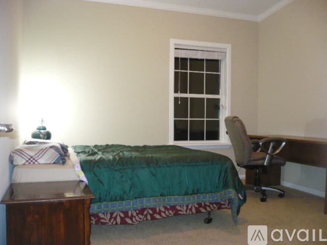 Ruskin House: 1421 30th St SE Unit 4