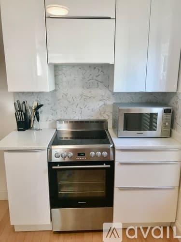 Portland Apartment: 287 Spring St