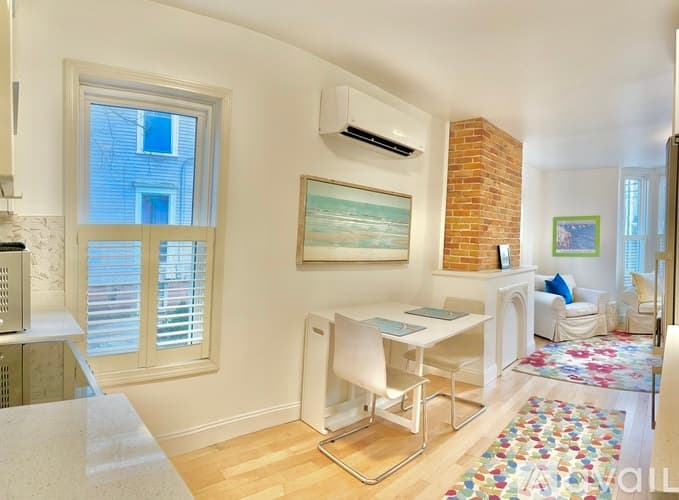 Portland Apartment: 287 Spring St