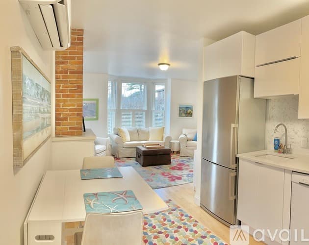 Portland Apartment: 287 Spring St
