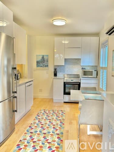 Portland Apartment: 287 Spring St