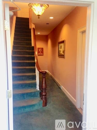 Portland Apartment: 287 Spring St
