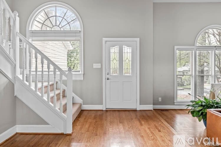Raleigh House: 8845 Wildwood Links