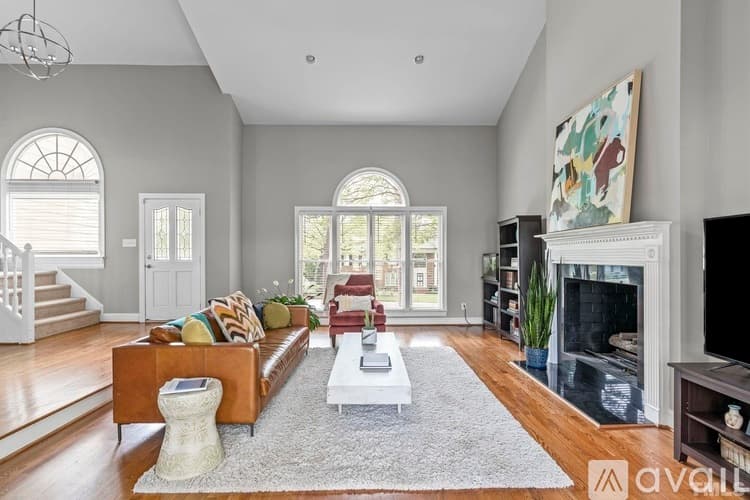 Raleigh House: 8845 Wildwood Links