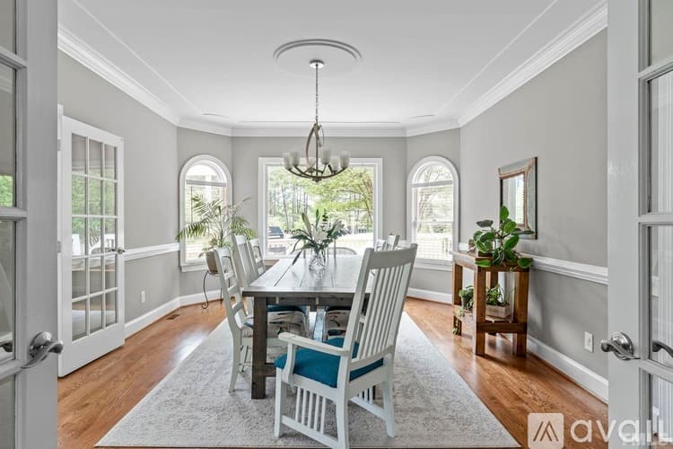 Raleigh House: 8845 Wildwood Links