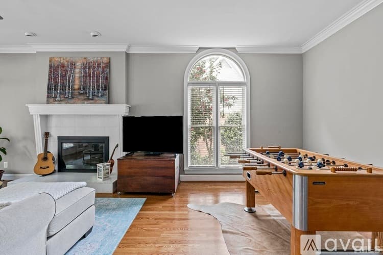 Raleigh House: 8845 Wildwood Links
