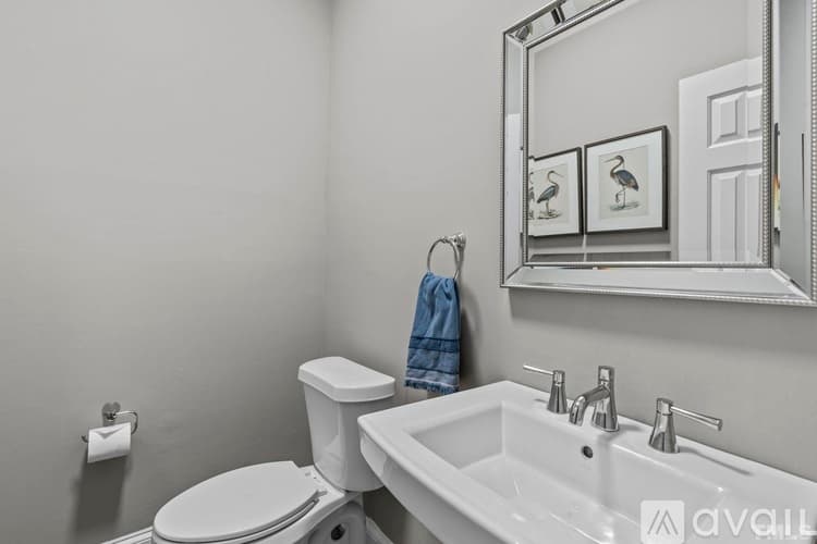 Raleigh House: 8845 Wildwood Links