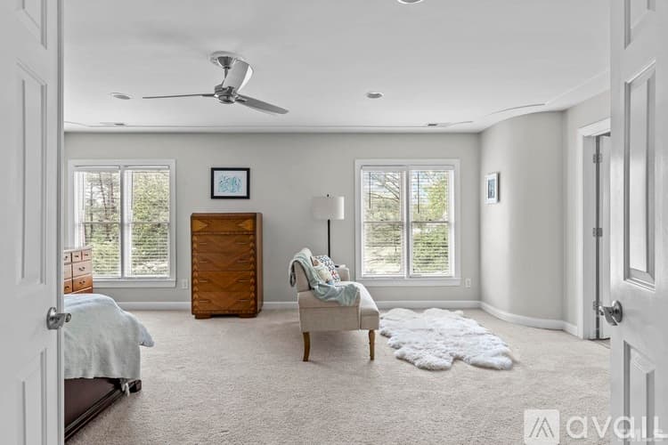 Raleigh House: 8845 Wildwood Links