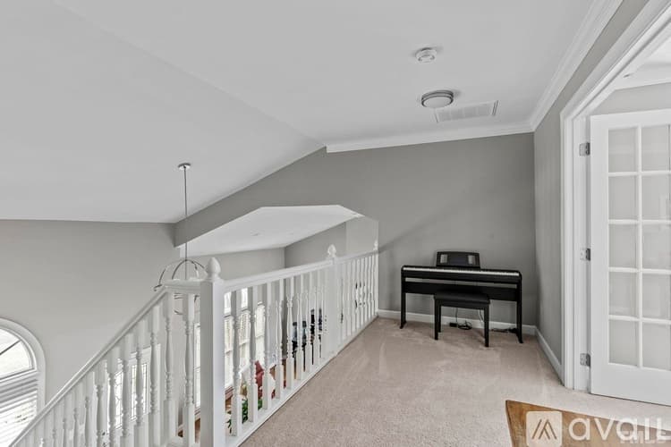 Raleigh House: 8845 Wildwood Links