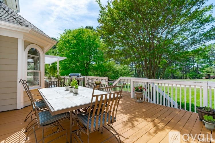 Raleigh House: 8845 Wildwood Links