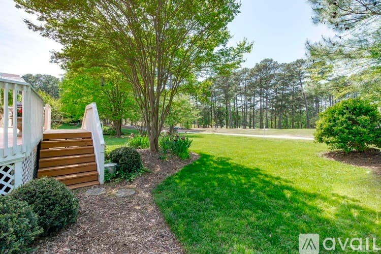 Raleigh House: 8845 Wildwood Links